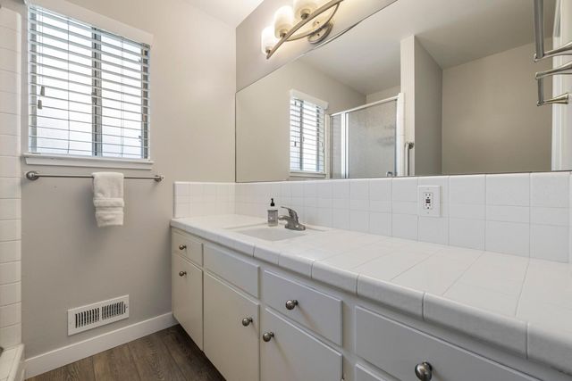 710 Leveland Ln, Modesto, CA 95350