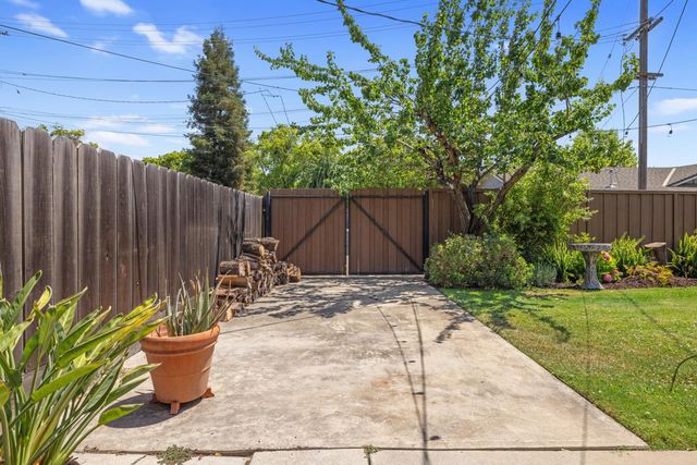 710 Leveland Ln, Modesto, CA 95350