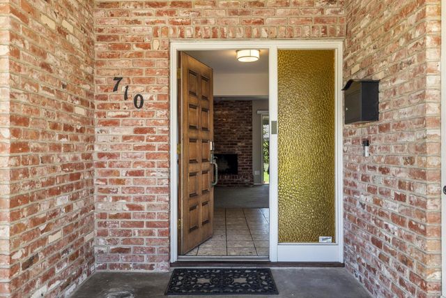 710 Leveland Ln, Modesto, CA 95350
