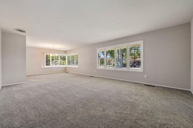 710 Leveland Ln, Modesto, CA 95350