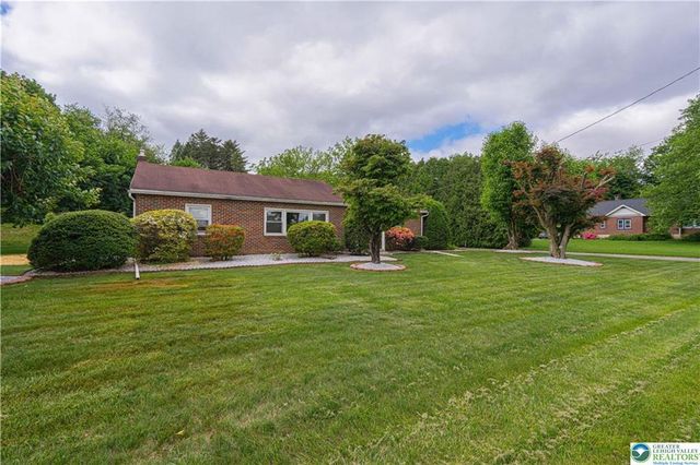 772 State Street, Longswamp Township, PA 19539