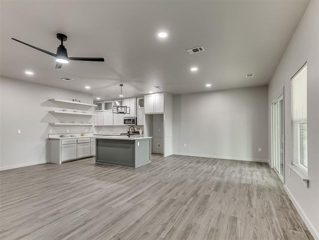 2013 W HARLOW Place, Oklahoma City, OK 73127