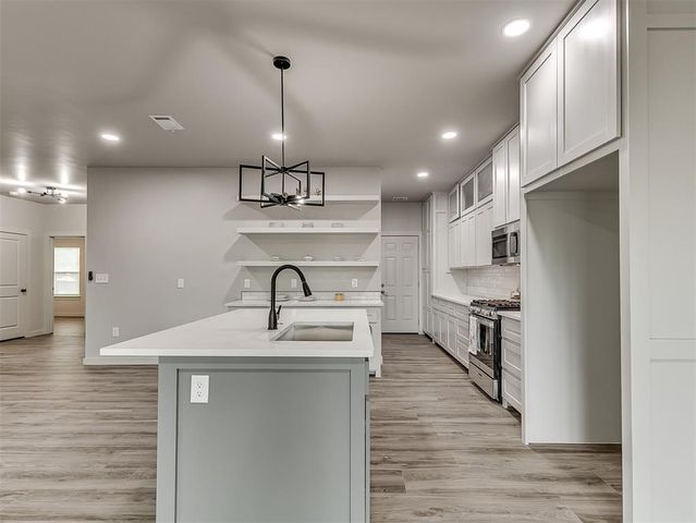 2013 W HARLOW Place, Oklahoma City, OK 73127