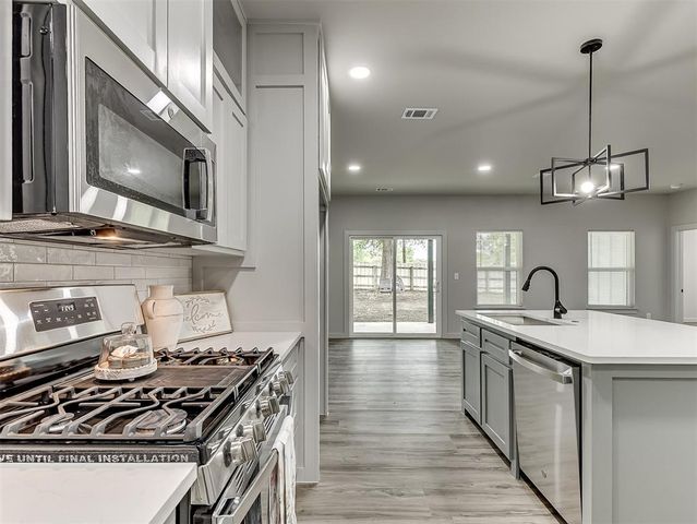 2013 W HARLOW Place, Oklahoma City, OK 73127