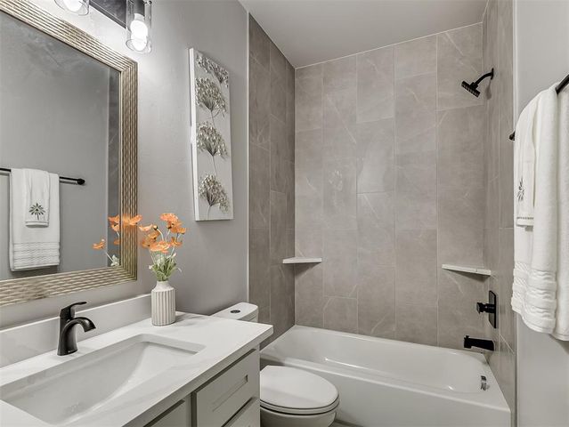 2013 W HARLOW Place, Oklahoma City, OK 73127