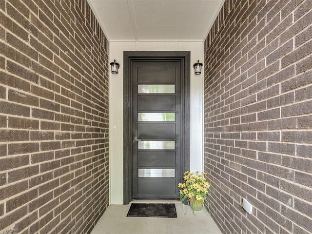 2013 W HARLOW Place, Oklahoma City, OK 73127