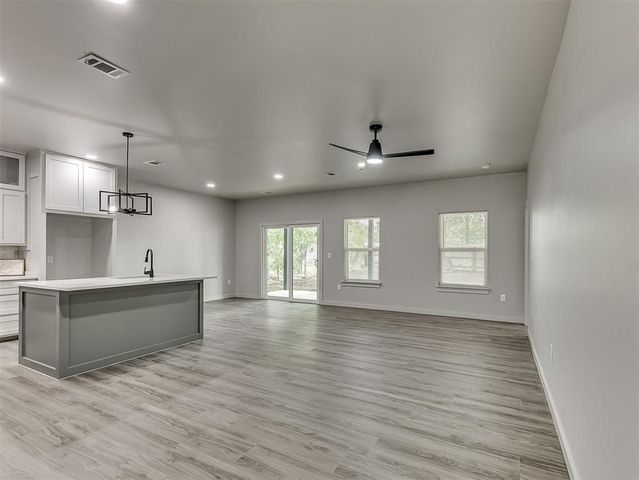 2013 W HARLOW Place, Oklahoma City, OK 73127