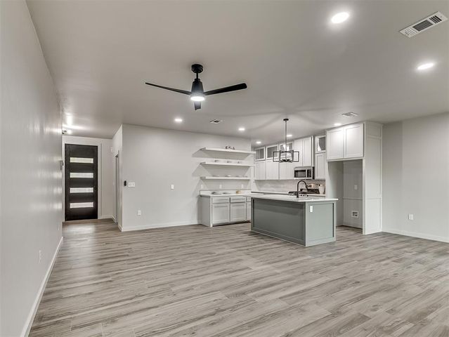 2013 W HARLOW Place, Oklahoma City, OK 73127