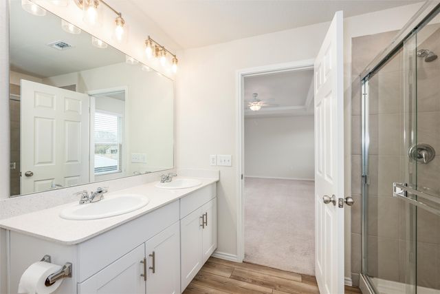 321 Glenwick Lane, Van Alstyne, TX 75495