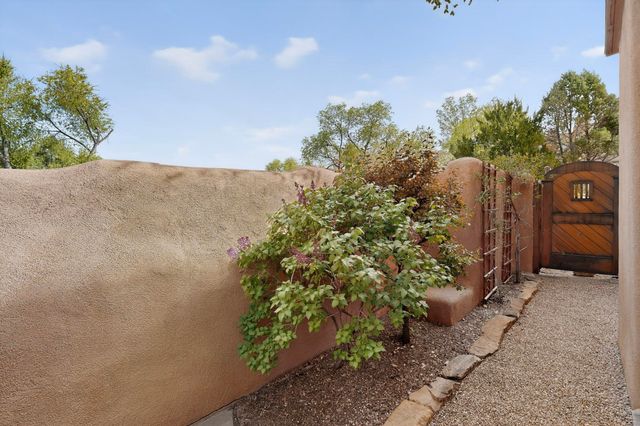 334 Otero 4-1, Santa Fe, NM 87501