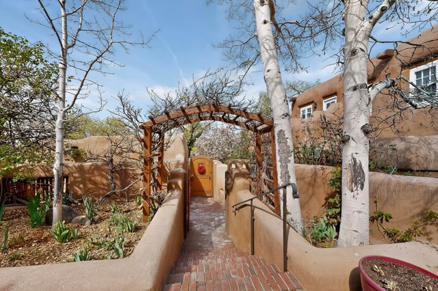 334 Otero 4-1, Santa Fe, NM 87501