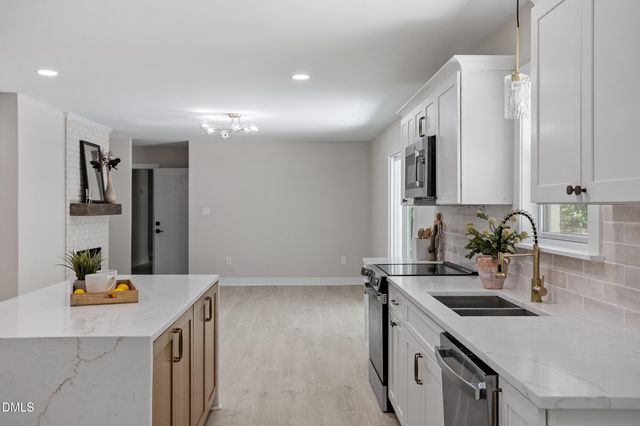 988 Nc 87 N, Pittsboro, NC 27312