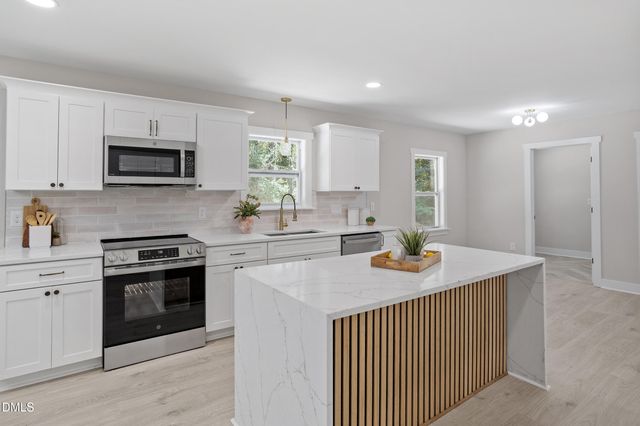 988 Nc 87 N, Pittsboro, NC 27312