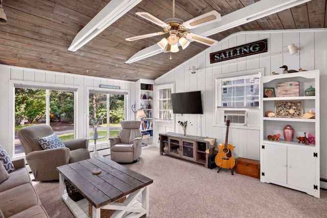 203 Monomoscoy Rd, Mashpee, MA 02649