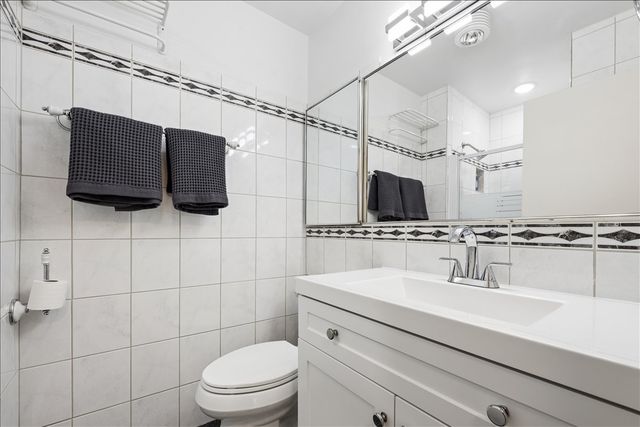 4250 N Marine Drive 2836, Chicago, IL 60613