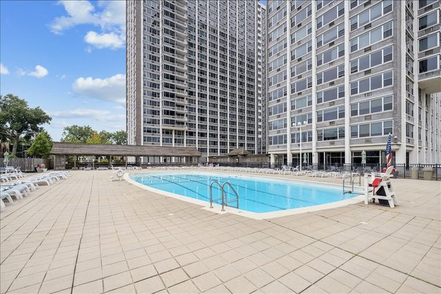 4250 N Marine Drive 2836, Chicago, IL 60613