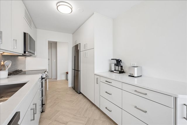 4250 N Marine Drive 2836, Chicago, IL 60613