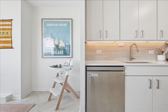 4250 N Marine Drive 2836, Chicago, IL 60613