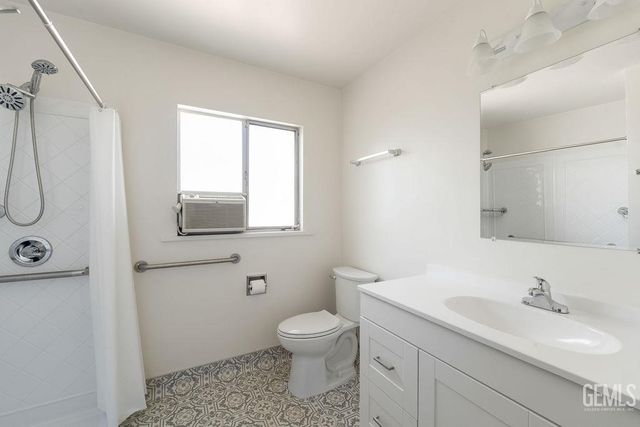 2609 Manor Street, Bakersfield, CA 93308