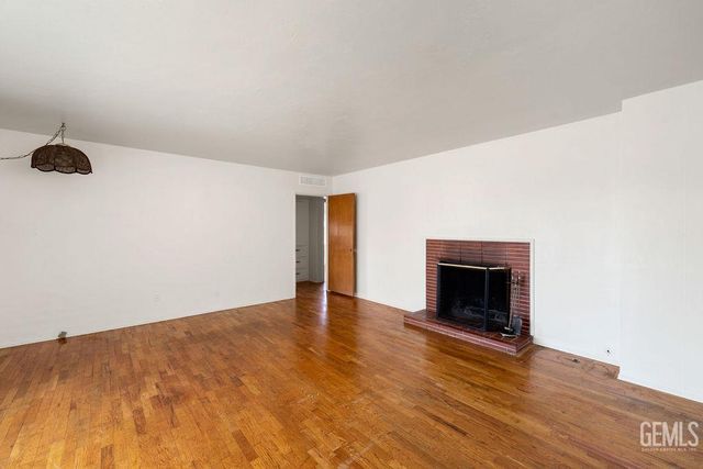 2609 Manor Street, Bakersfield, CA 93308