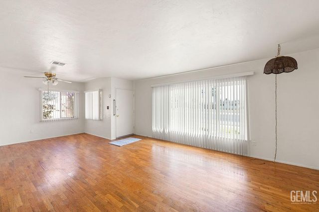 2609 Manor Street, Bakersfield, CA 93308