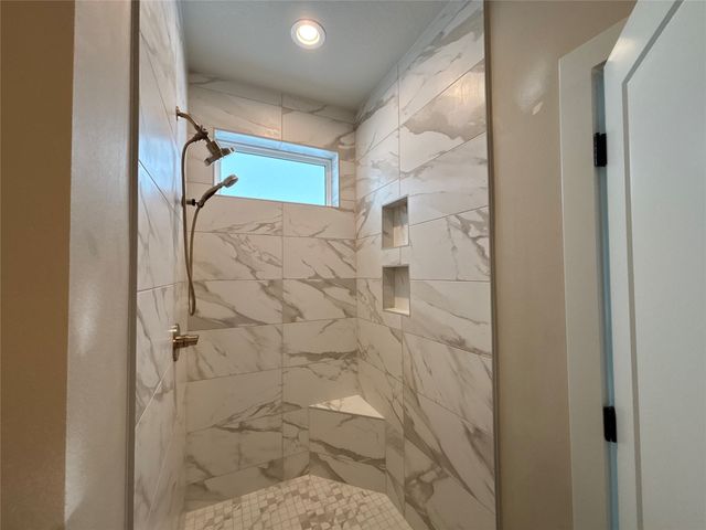 4635 173rd Street, Urbandale, IA 50323