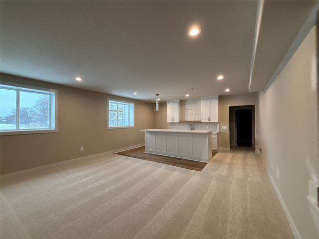 4635 173rd Street, Urbandale, IA 50323