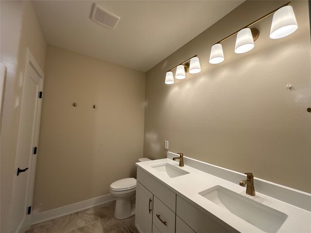 4635 173rd Street, Urbandale, IA 50323