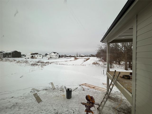 4635 173rd Street, Urbandale, IA 50323