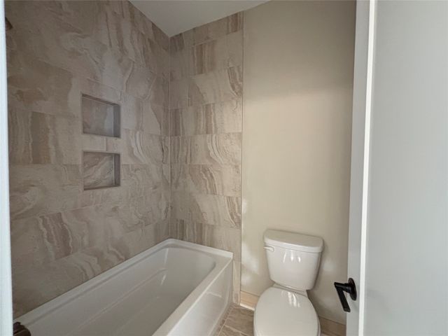 4635 173rd Street, Urbandale, IA 50323