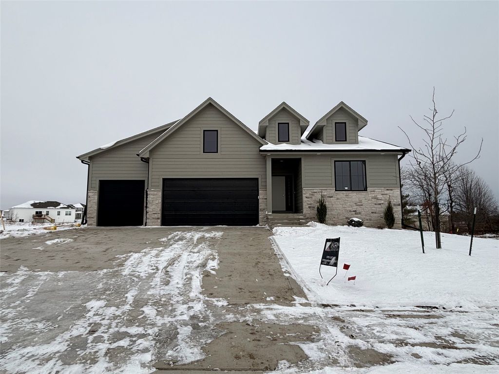 4635 173rd Street, Urbandale, IA 50323