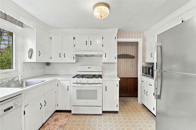 74 Cindy Lane, Warwick, RI 02886