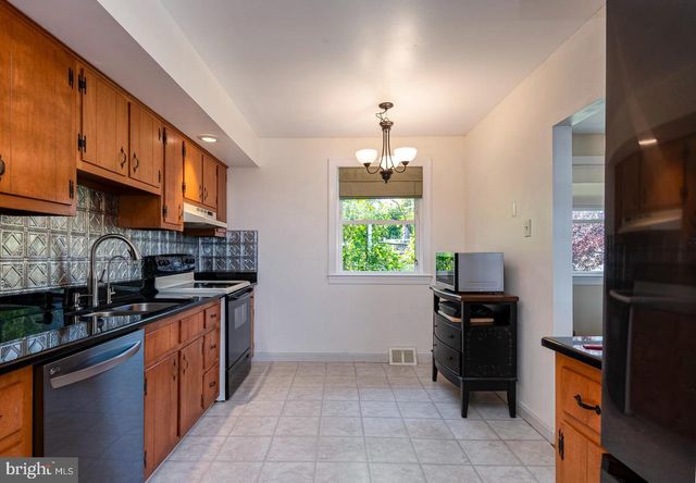 450 SILVER BROOK DR, Birdsboro, PA 19508
