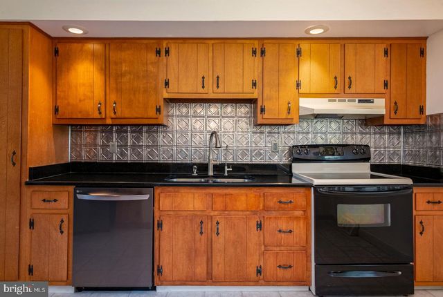 450 SILVER BROOK DR, Birdsboro, PA 19508