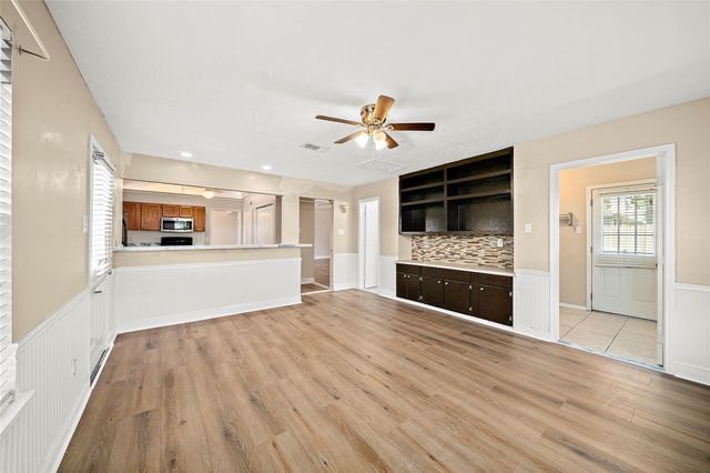 2935 Auburn Drive, Pearland, TX 77584
