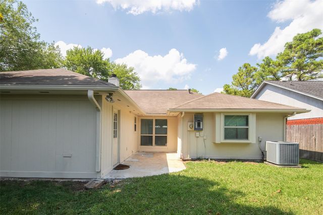 2935 Auburn Drive, Pearland, TX 77584