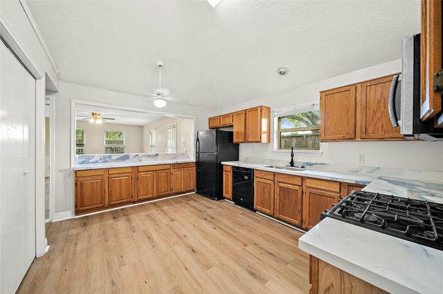 2935 Auburn Drive, Pearland, TX 77584