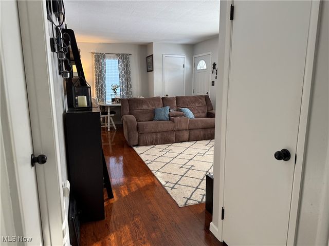 324 Maple Street, Ravenna, OH 44266