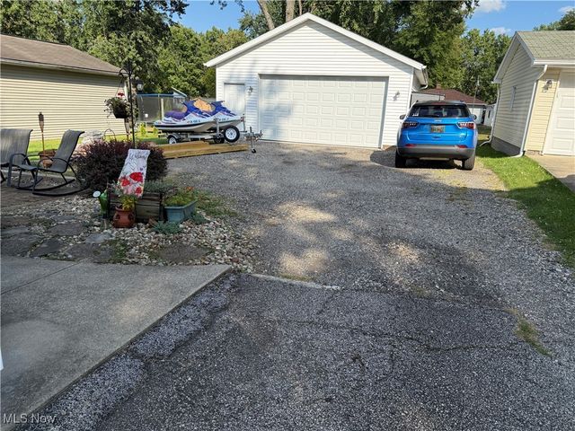 324 Maple Street, Ravenna, OH 44266