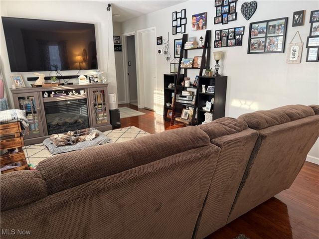 324 Maple Street, Ravenna, OH 44266