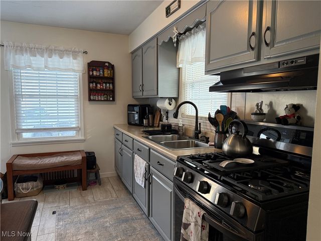 324 Maple Street, Ravenna, OH 44266