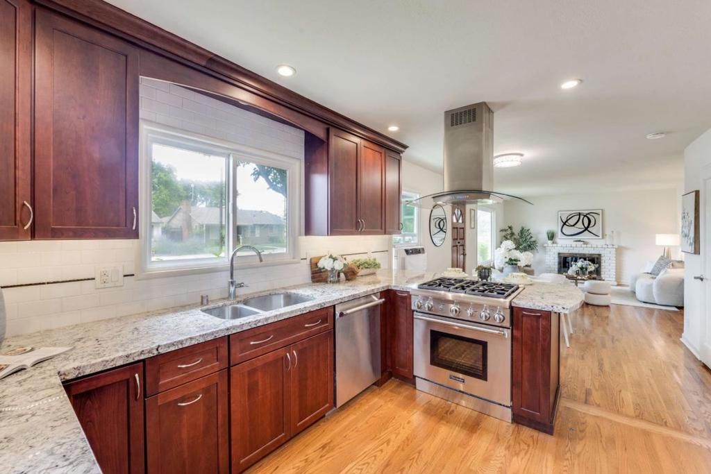 Image 10 of property listing at 988 Sunset Drive, Santa Clara, CA 95050