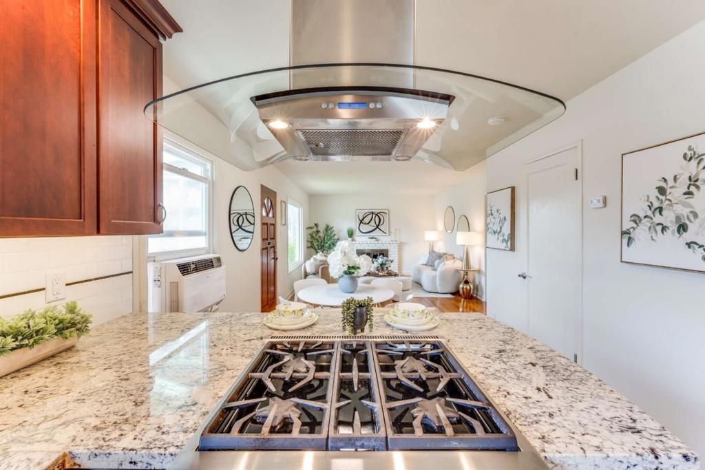 Image 11 of property listing at 988 Sunset Drive, Santa Clara, CA 95050