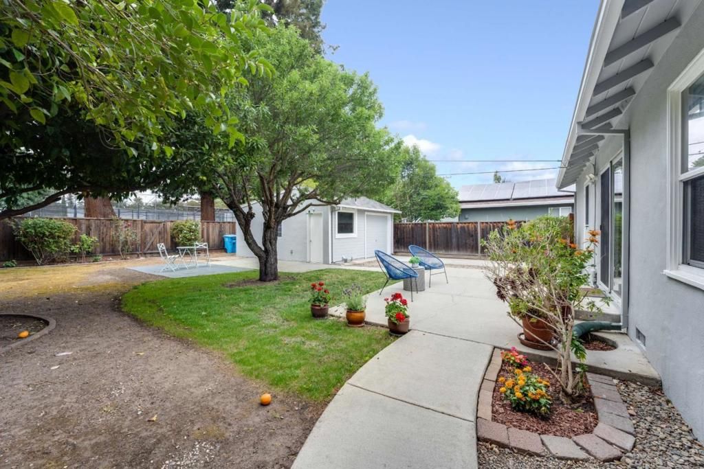 Image 22 of property listing at 988 Sunset Drive, Santa Clara, CA 95050