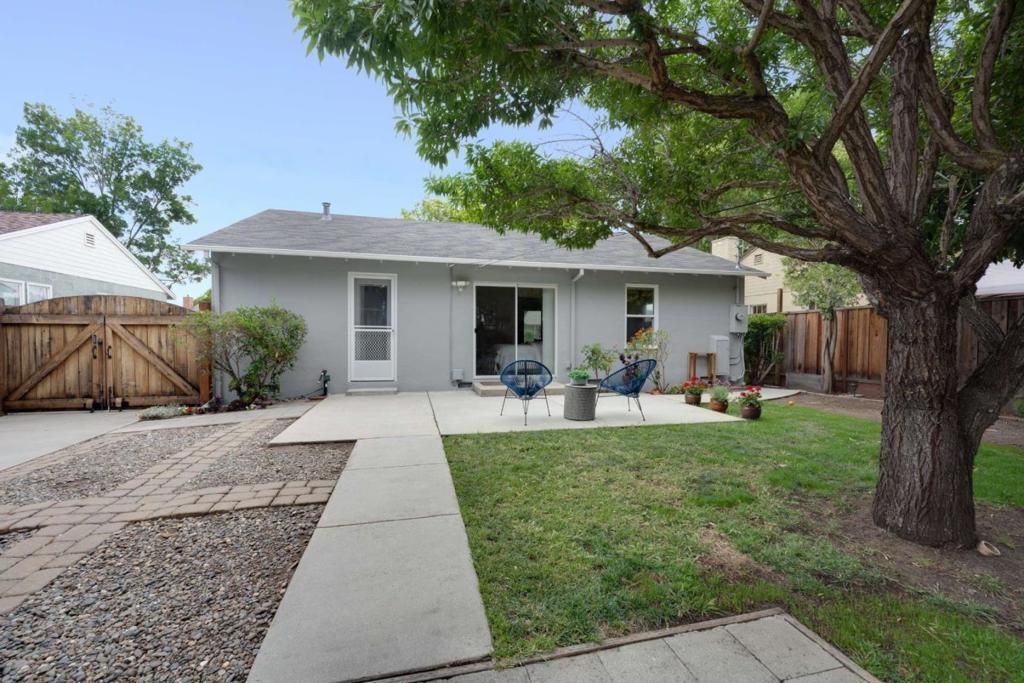 Image 24 of property listing at 988 Sunset Drive, Santa Clara, CA 95050
