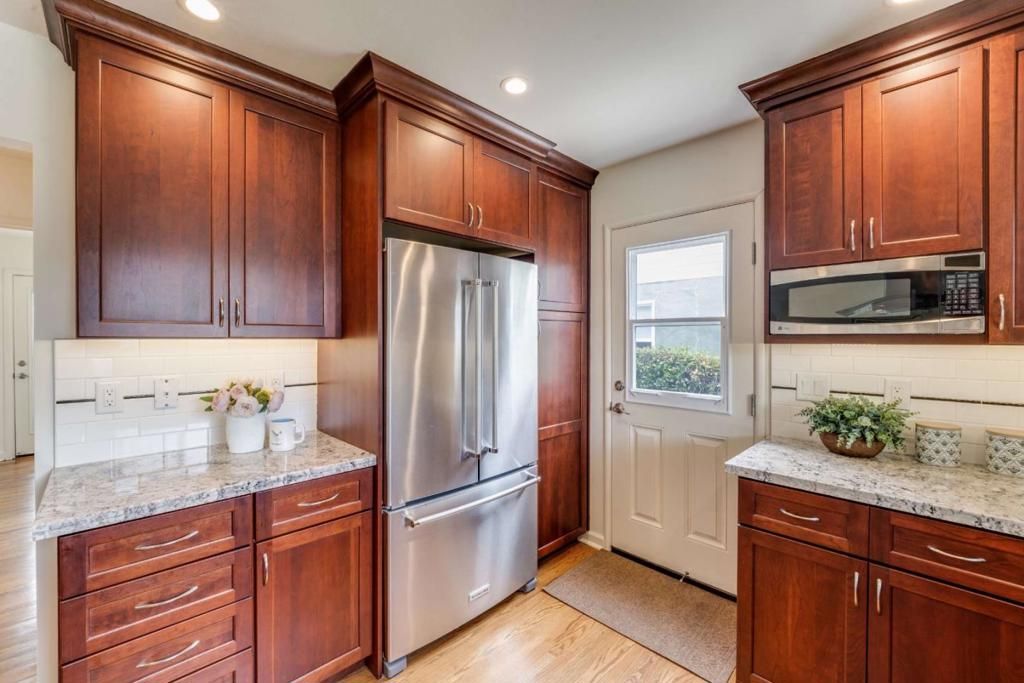 Image 9 of property listing at 988 Sunset Drive, Santa Clara, CA 95050