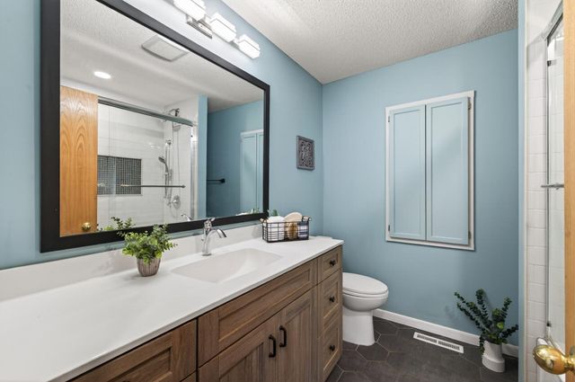 13941 Fountain Avenue N, Hugo, MN 55038