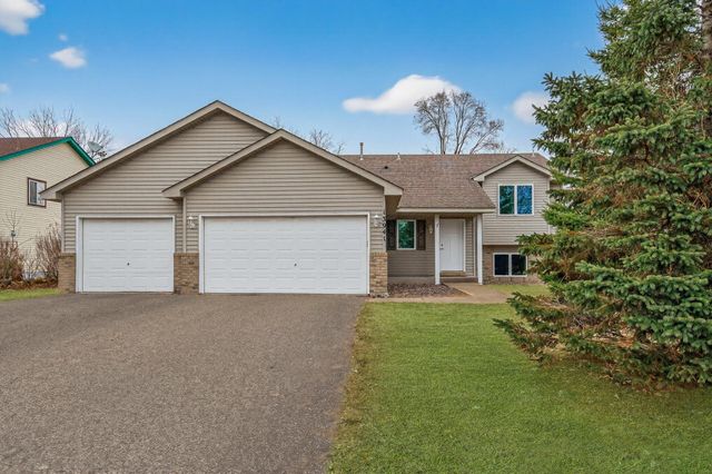 13941 Fountain Avenue N, Hugo, MN 55038