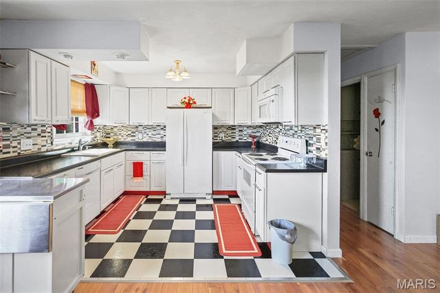 46 Grandview Drive, Collinsville, IL 62234