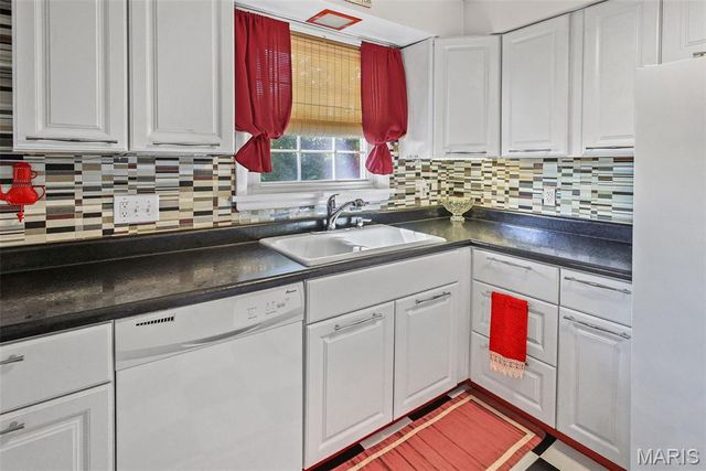 46 Grandview Drive, Collinsville, IL 62234